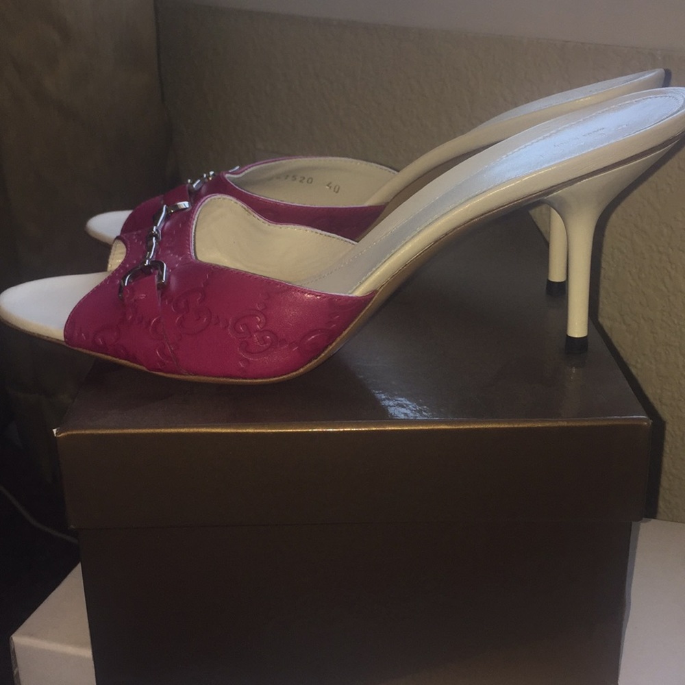 Brand New Gucci Slip-Ins Fushia